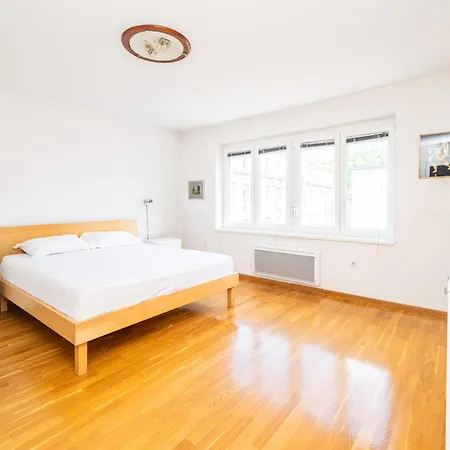 Cosy 2 Bdr In The Heart Of The 아파트