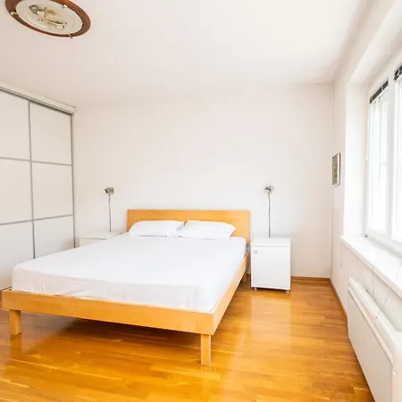 Cosy 2 Bdr In The Heart Of The Sarajevo