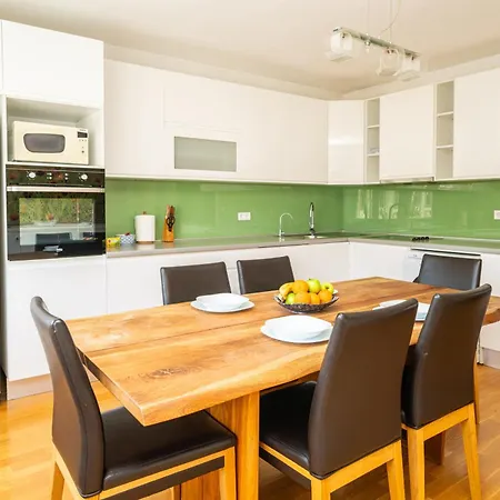 Cosy 2 Bdr In The Heart Of The * 사라예보