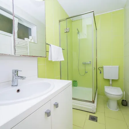 Apartment Cosy 2 Bdr In The Heart Of The