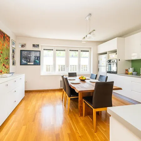 شقة Cosy 2 Bdr In The Heart Of The